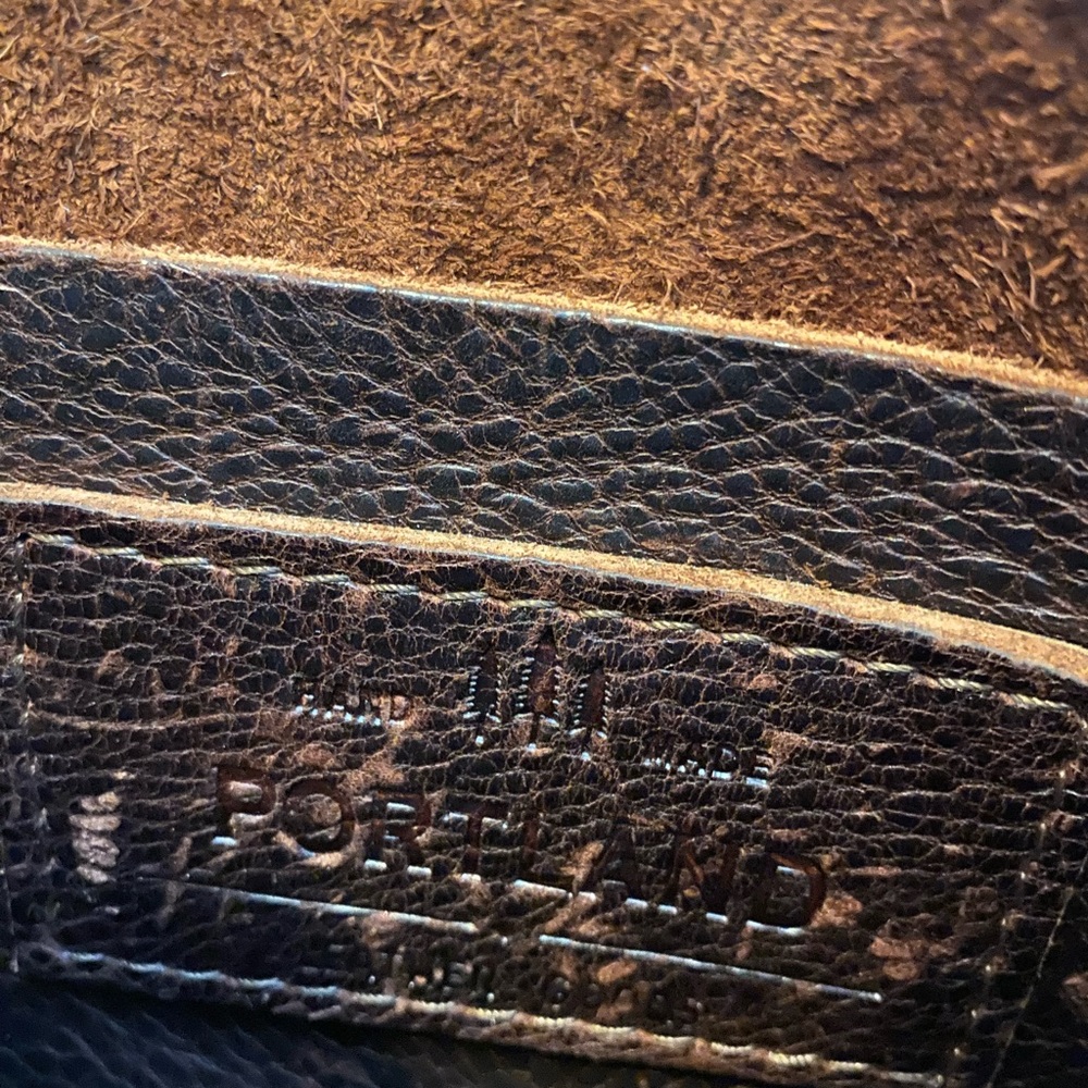 Portland Leather Shoulder Bag - Picture 5 of 5